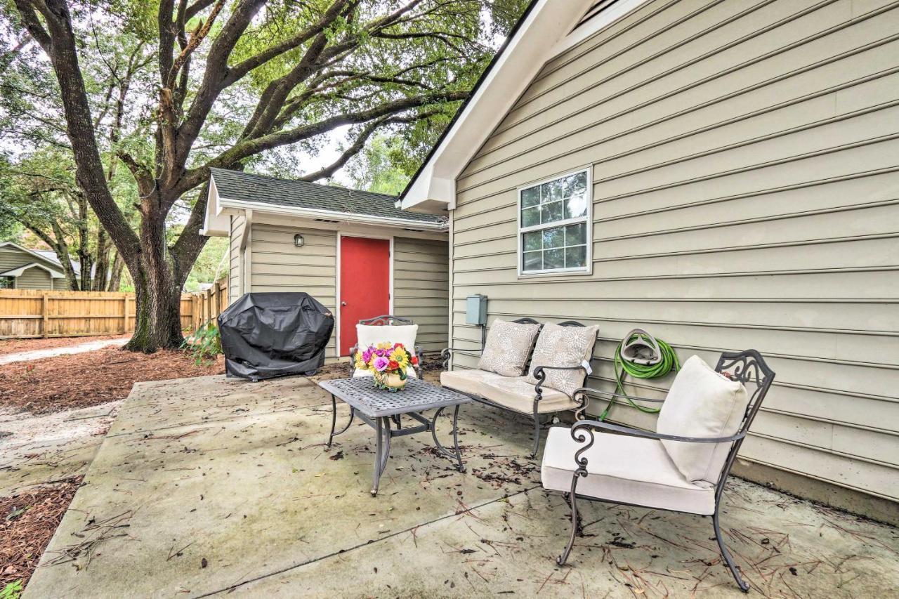 Peaceful Beaufort Home With Front Porch And Grill Exterior foto